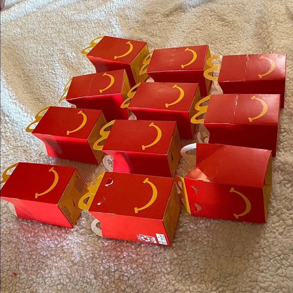 lil McDonald’s 11 mini happy meal boxes , boxes only ¥